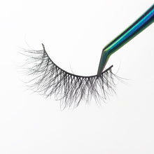 Load image into Gallery viewer, Lux Magnetic Lashes